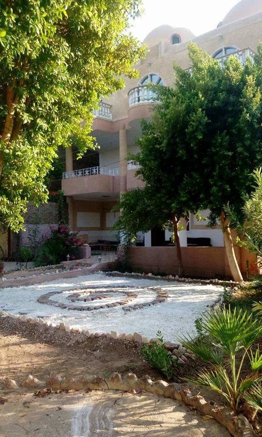 Luxor Light Retreat Bagian luar foto
